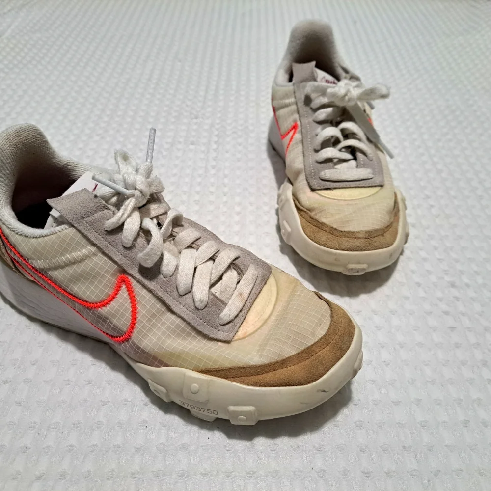 Nike Waffle Racer 2X White Sneakers - Picture 2 of 5